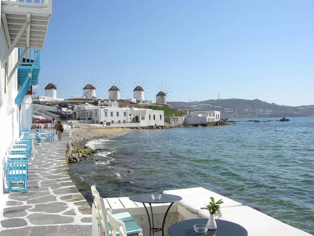 Αυτά μόνο στην Ελλάδα! Επίδομα… Μυκόνου στους δημοσίους υπαλλήλους